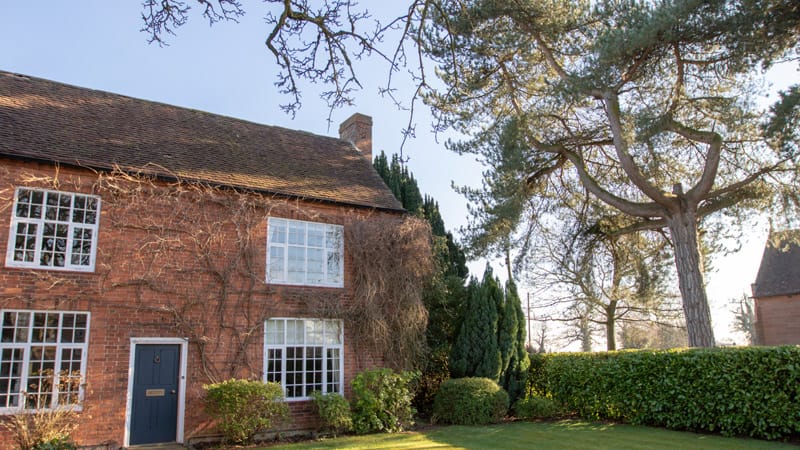 what are heritage windows - Heritage Windows installed in a Grade II listed farm house.