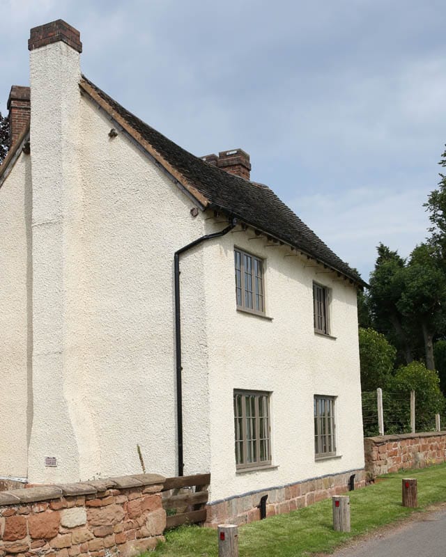 Side view of colliers oak farm showing the farmhouse in profile