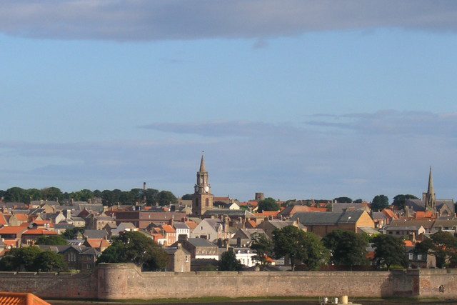 Photo of conservation area Berwick on Tweed showing the Elizabethan wall