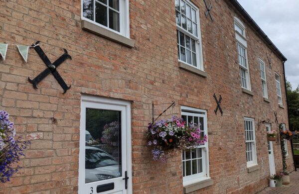 Character red brick cottage with georgian sash windows and a character door. Desplite being flooded, the windows and doors look good as new.